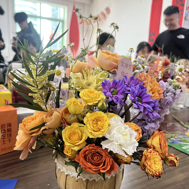 Qingdao Powerful Machinery Celebrates International Women’s Day with a Flower Arrangement Event