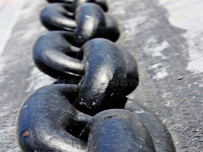 How are anchor chains connected?